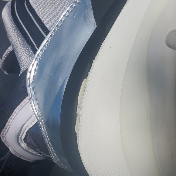 Michael Kors OLIMPIA Silver Leather Runway Track Lug Sole Trainer/Shoe Size 9M - Picture 11 of 11